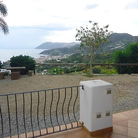 Apartament Oasi Eoliana *